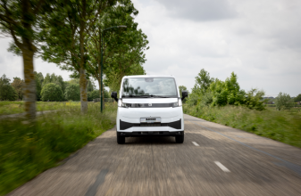 20260521_1252_BehermanMotors_V7ELaunch_©FITCHD_0857 Met bakker kenteken.png